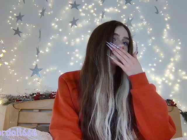 BrokenDoll666 webcam