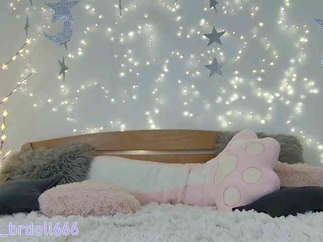 BrokenDoll666 webcam