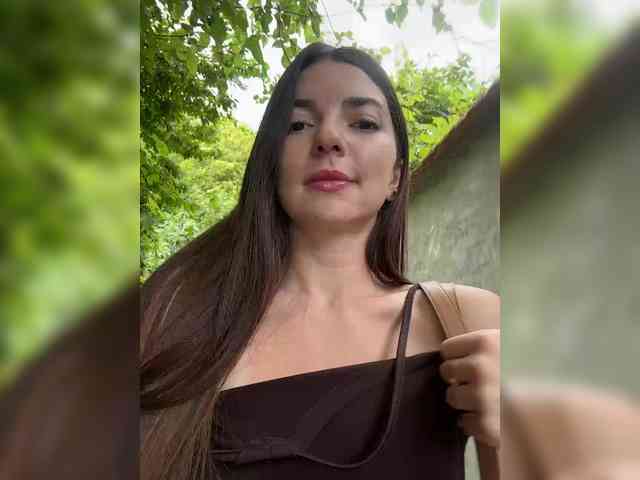 live amateur webcam -Saharochek-