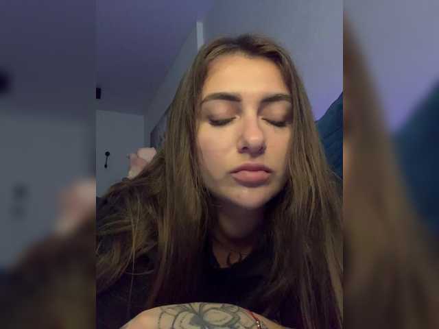  WILDGIRL chat room