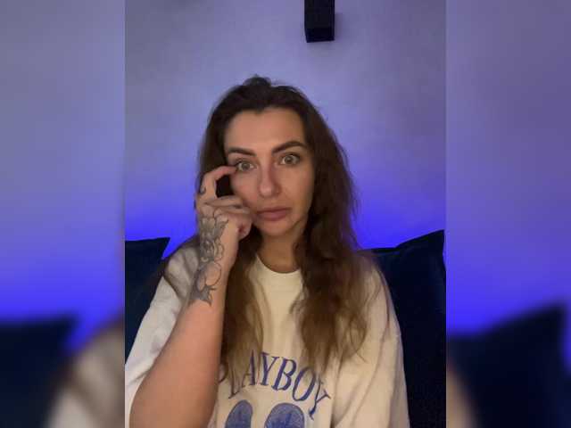 WILDGIRL's BongaCams show and profile