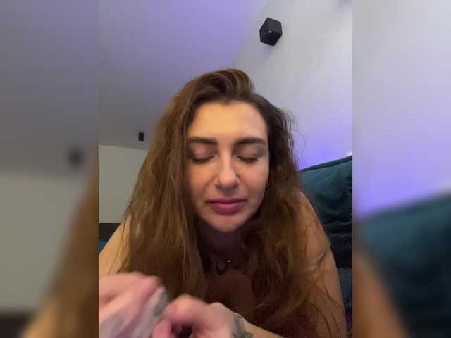 WILDGIRL's BongaCams show and profile