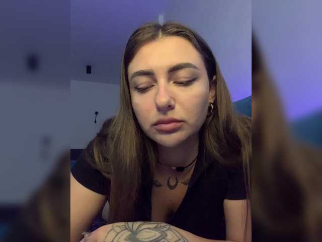  WILDGIRL chat room
