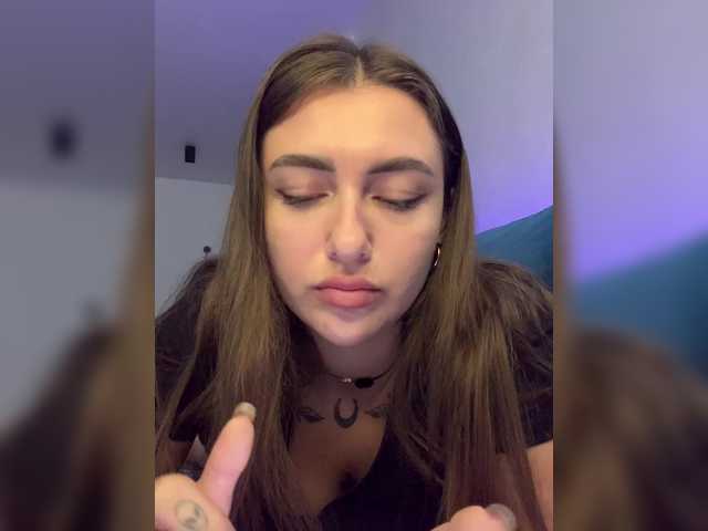  WILDGIRL chat room