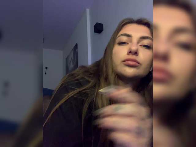  WILDGIRL chat room