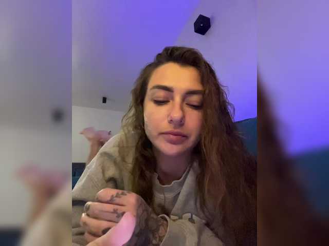 WILDGIRL's BongaCams show and profile