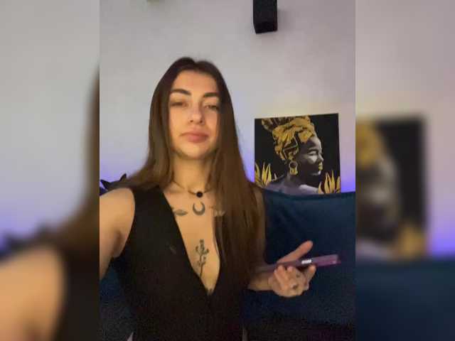 WILDGIRL's BongaCams show and profile