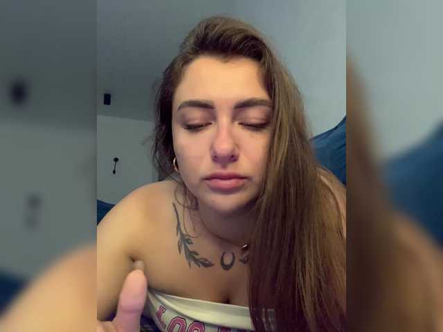  WILDGIRL chat room