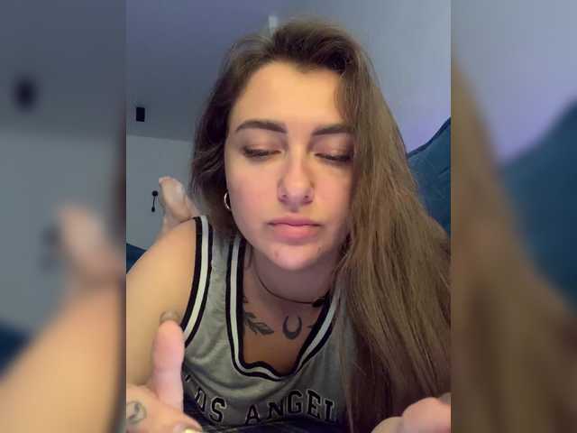  WILDGIRL chat room