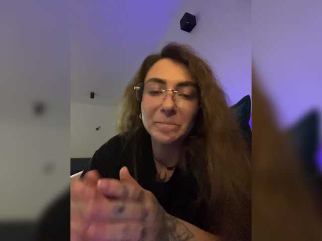 WILDGIRL's BongaCams show and profile