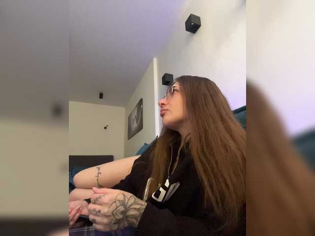 WILDGIRL's BongaCams show and profile