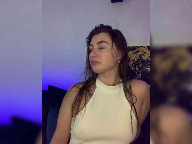 WILDGIRL webcam