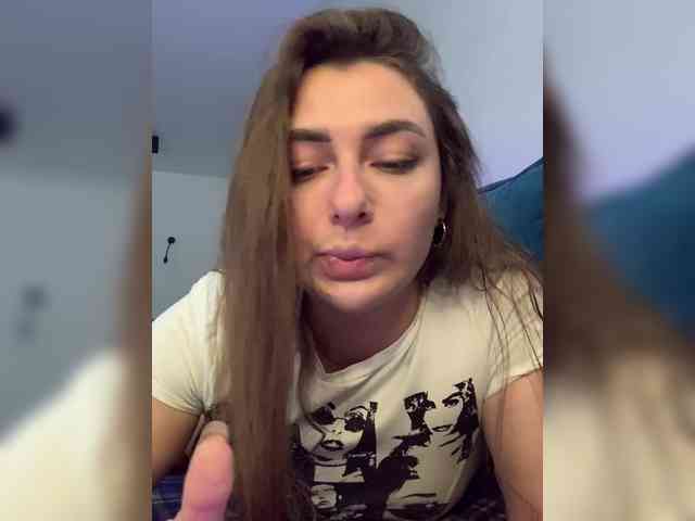 WILDGIRL webcam