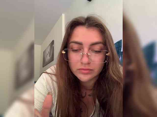 WILDGIRL webcam