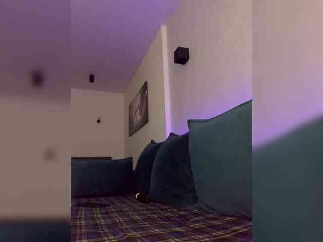 WILDGIRL webcam
