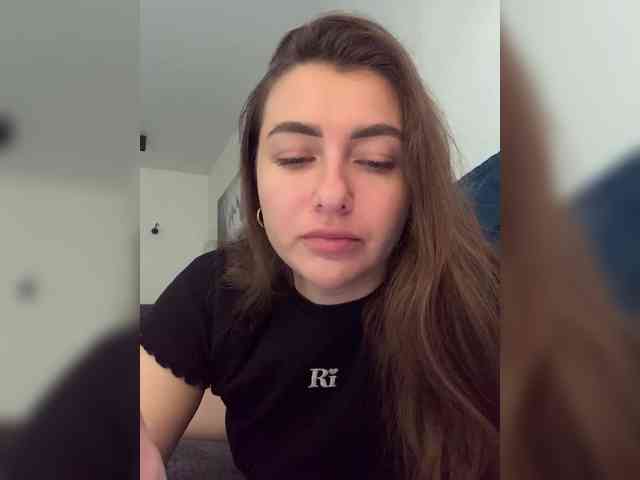 WILDGIRL webcam