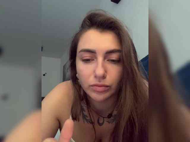 WILDGIRL webcam