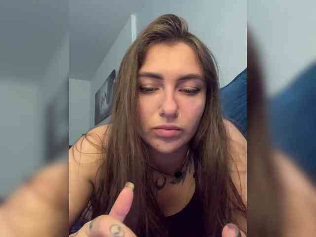 WILDGIRL webcam