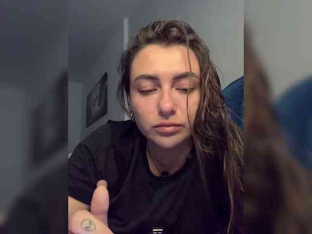 WILDGIRL webcam