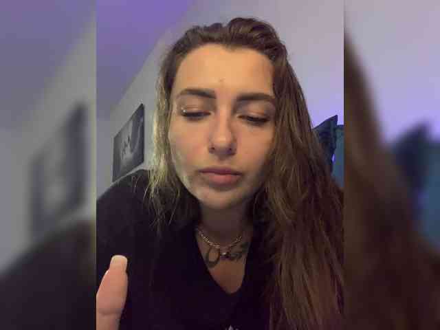 WILDGIRL webcam