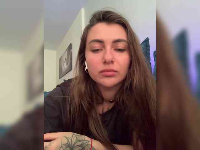 WILDGIRL webcam