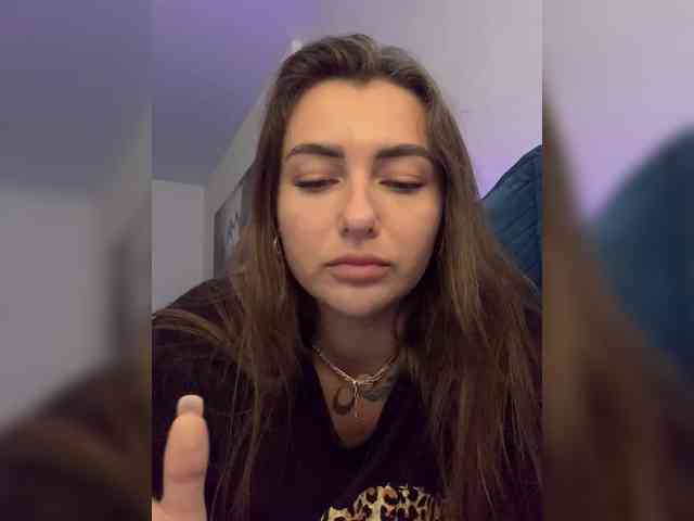 WILDGIRL webcam