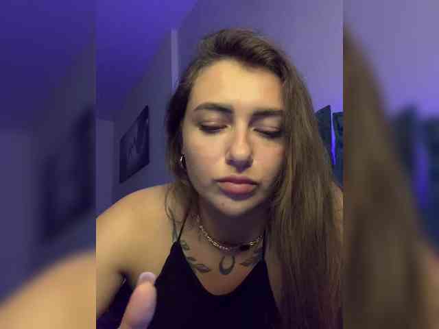 WILDGIRL webcam
