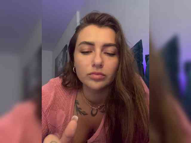 WILDGIRL webcam