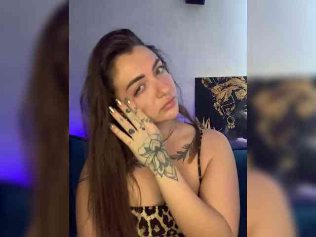 WILDGIRL webcam