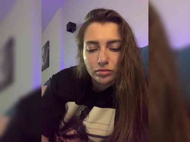 WILDGIRL webcam