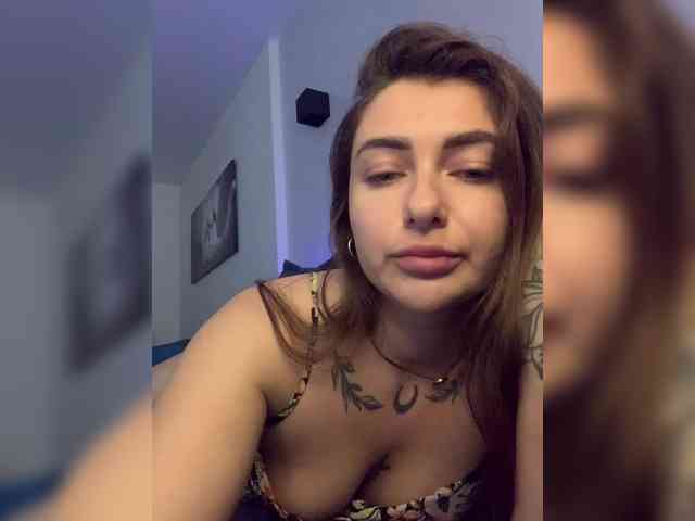 WILDGIRL webcam