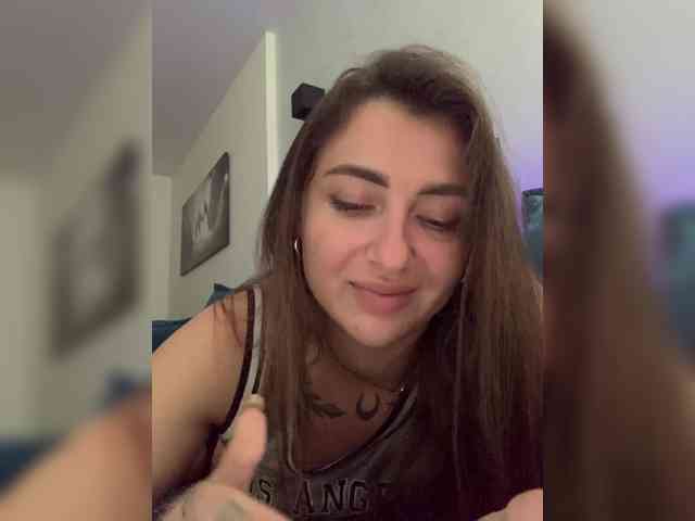 WILDGIRL webcam