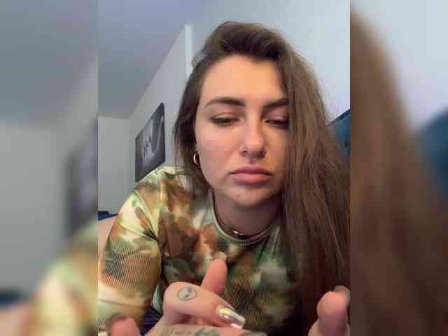 WILDGIRL webcam