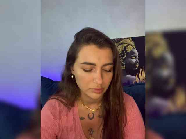 WILDGIRL webcam