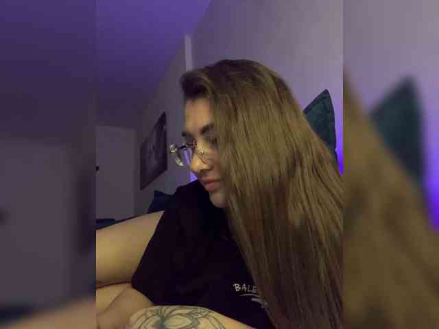 WILDGIRL webcam