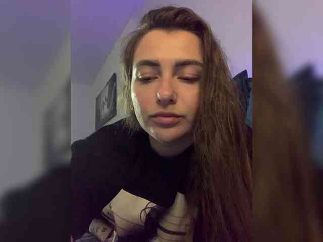 WILDGIRL webcam
