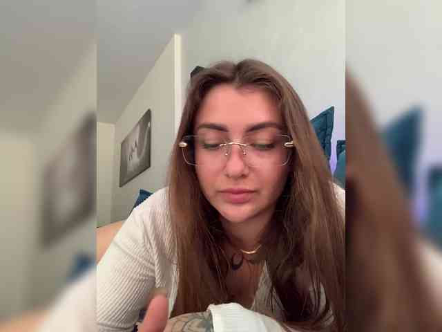 WILDGIRL webcam