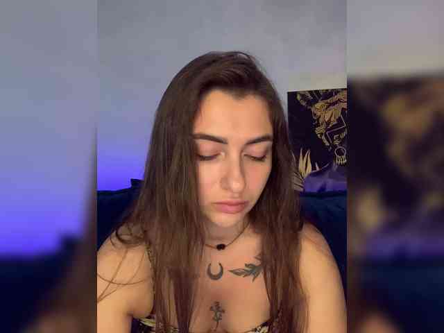 WILDGIRL webcam