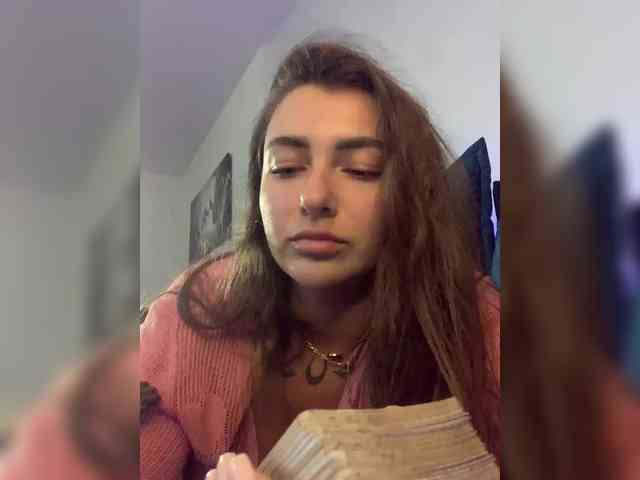 WILDGIRL webcam