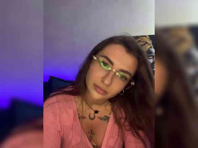 WILDGIRL webcam