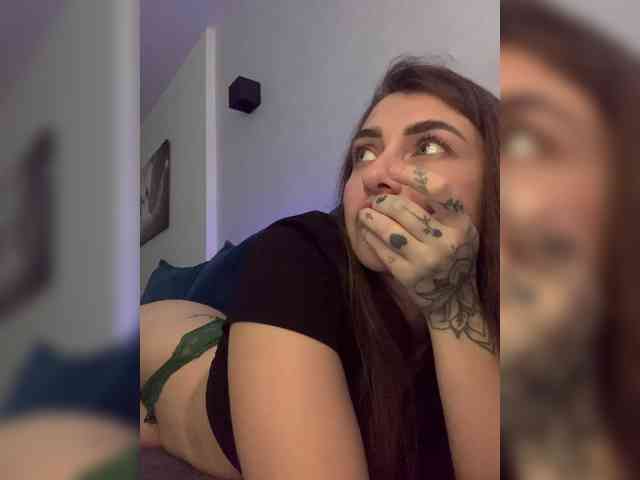 WILDGIRL webcam