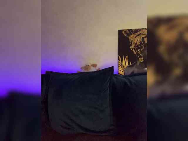 WILDGIRL webcam