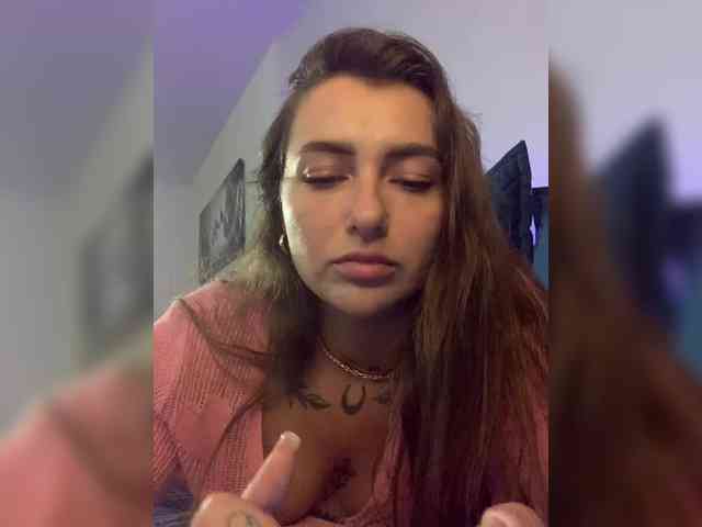 WILDGIRL webcam