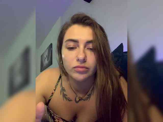 WILDGIRL webcam