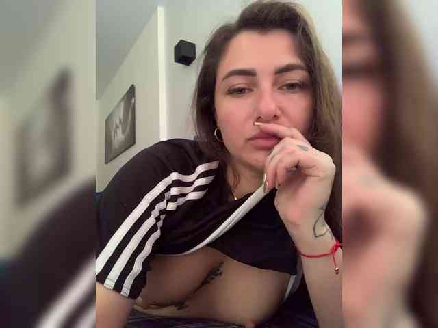 WILDGIRL webcam