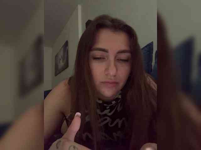 WILDGIRL webcam