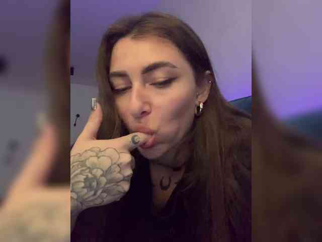 WILDGIRL webcam