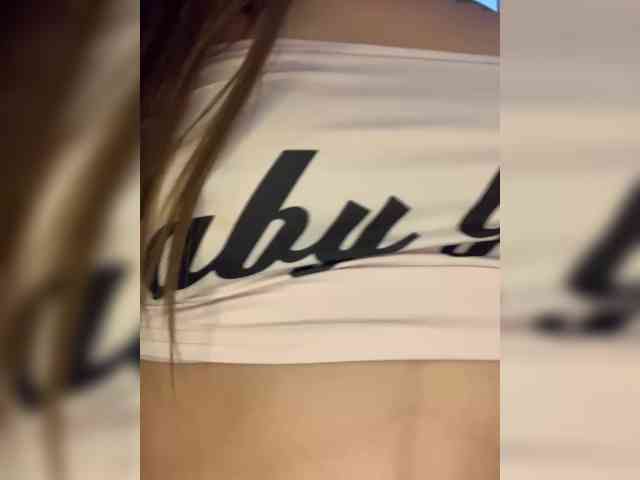 WILDGIRL webcam