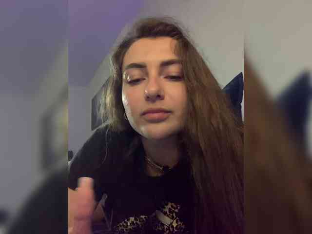 WILDGIRL webcam