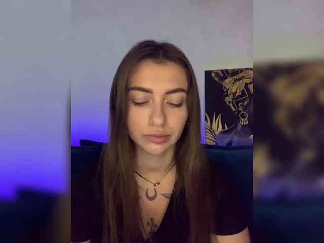 WILDGIRL webcam